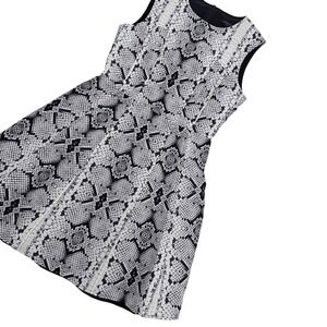 Nanette Lepore Dress 6 White Black Snakeskin Bold Glam Fit Flare Party Modern